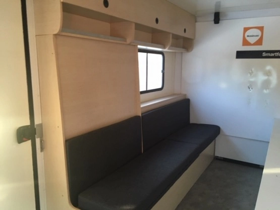                          Pojazd specjalistyczny RENAULT Master - prawie kamper 2011 r. - zdjęcie 7
                        