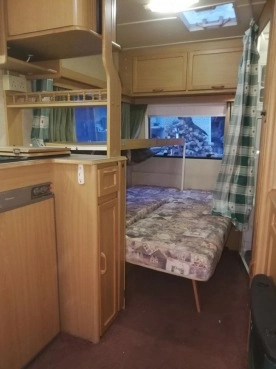                         Przyczepa Elddis Tornado XL PLUS motomover, 2000 rok, 5 osobowa - zdjęcie 13
                        