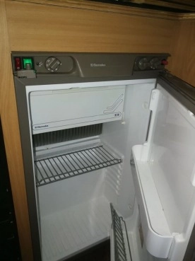                         Przyczepa Elddis Tornado XL PLUS motomover, 2000 rok, 5 osobowa - zdjęcie 16
                        