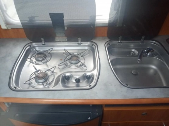                         Sprzedam kampera Fiat Ducato Dethleffs Globetrotter - zdjęcie 12
                        