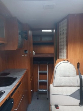                         Sprzedam kampera Fiat Ducato Dethleffs Globetrotter - zdjęcie 13
                        