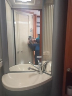                         Sprzedam kampera Fiat Ducato Dethleffs Globetrotter - zdjęcie 5
                        