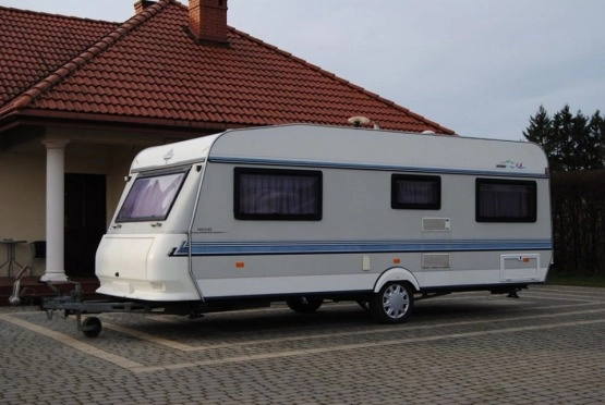                         HOBBY 545 Zadbana! Zarejestrowana! Łóżko piętrowe! WC! Przedsionek! - zdjęcie 1
                        