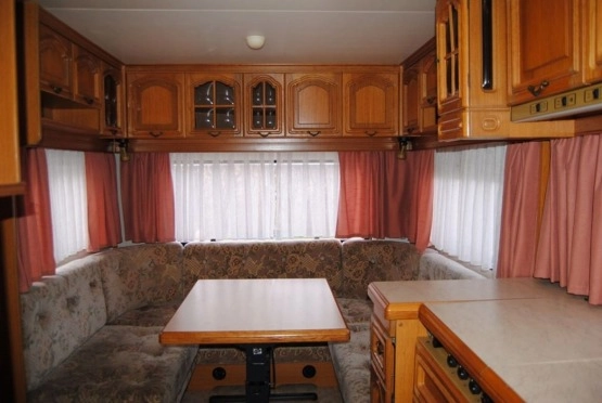                         HOBBY 545 Zadbana! Zarejestrowana! Łóżko piętrowe! WC! Przedsionek! - zdjęcie 2
                        