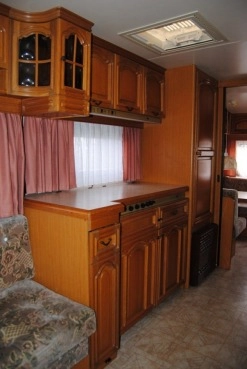                         HOBBY 545 Zadbana! Zarejestrowana! Łóżko piętrowe! WC! Przedsionek! - zdjęcie 7
                        