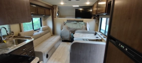                         Ford e450 usa 8 osób 2018r  kat c klimą agregat - zdjęcie 7
                        