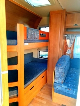                         Hobby 500 KMFe z 2005 roku - zdjęcie 13
                        