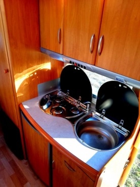                         Hobby 500 KMFe z 2005 roku - zdjęcie 14
                        