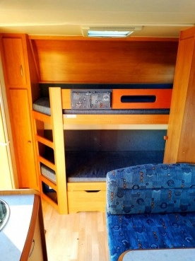                         Hobby 500 KMFe z 2005 roku - zdjęcie 15
                        