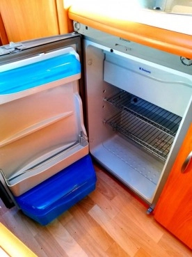                         Hobby 500 KMFe z 2005 roku - zdjęcie 16
                        