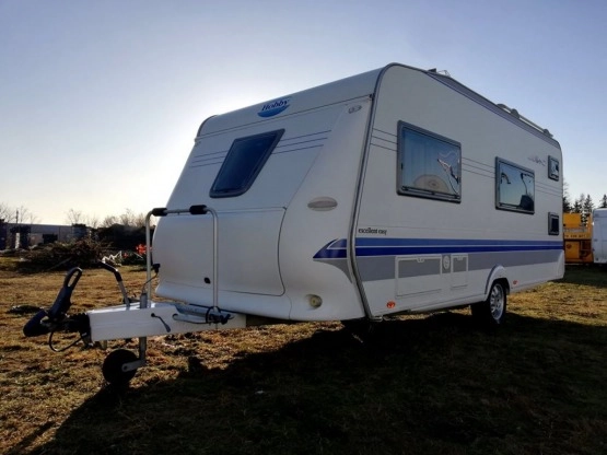                         Hobby 500 KMFe z 2005 roku - zdjęcie 17
                        