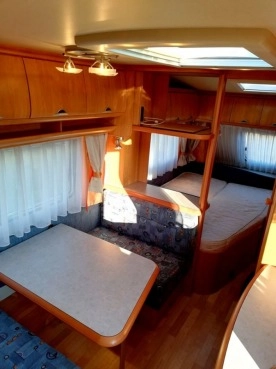                         Hobby 500 KMFe z 2005 roku - zdjęcie 4
                        