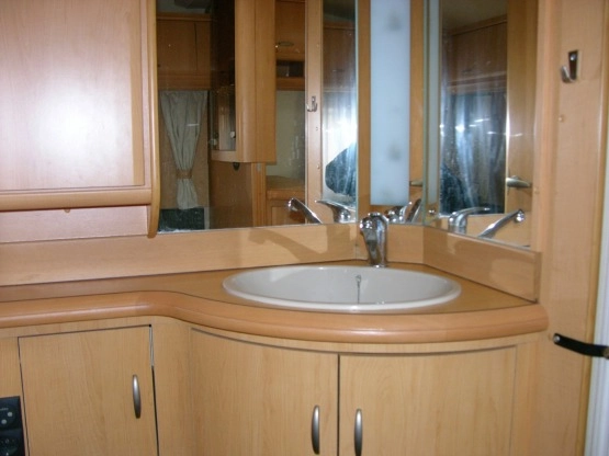                         2007 Hobby de luxe KMFE 560 - zdjęcie 14
                        