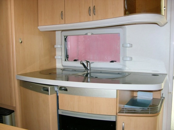                         2007 Hobby de luxe KMFE 560 - zdjęcie 16
                        