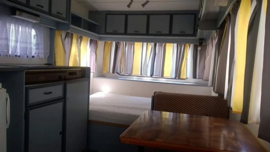                         Przyczepa LMC 460 5-osobowa po całkowitej odbudowie, 1988 rok - zdjęcie 6
                        