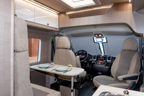                         Fiat Ducato CAMPER VAN NOWA ZABUDOWA - zdjęcie 2
                        