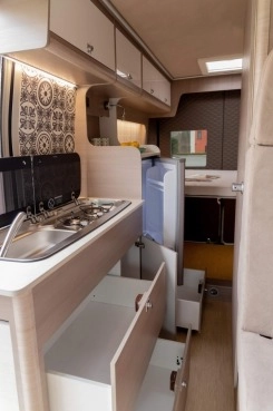                         Fiat Ducato CAMPER VAN NOWA ZABUDOWA - zdjęcie 15
                        