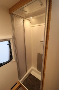                         Przyczepa Dethleffs Generation Scandinavia 545 QMK Zimowa - zdjęcie 16
                        