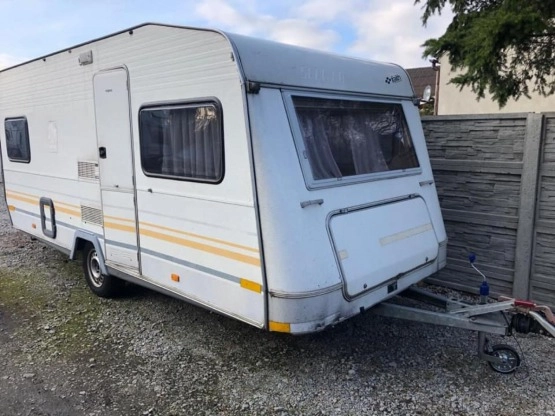                         KNAUS + przedsionek DMC 1300 kg, 1992 rok - zdjęcie 1
                        