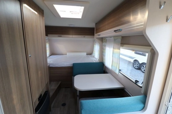                         Przyczepa kempingowa Dethleffs C Joy 420 QSH nowa 2020 - zdjęcie 9
                        