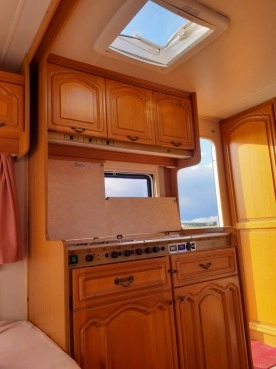                         Hobby Prestige 420 - zdjęcie 11
                        