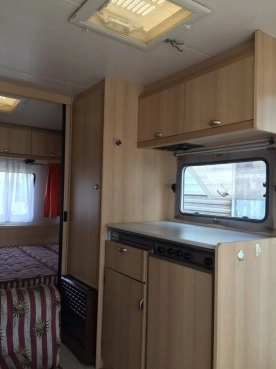                         Burstner z przedsionkiem. Stan BDB, sucha, czysta, 4-osobowa. DMC 1200 kg - zdjęcie 7
                        