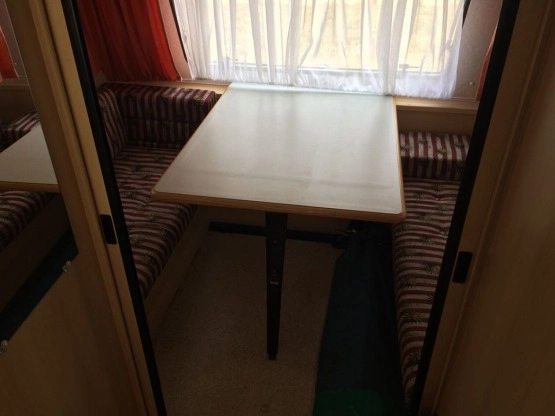                         Burstner z przedsionkiem. Stan BDB, sucha, czysta, 4-osobowa. DMC 1200 kg - zdjęcie 8
                        