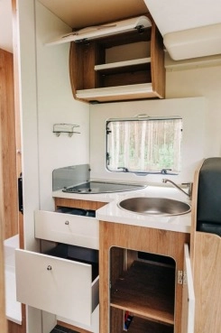                        Kamper Roller Team 284 TL połintegra VI.2019, przebieg 6 500 km - zdjęcie 10
                        