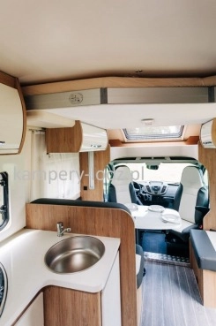                         Kamper Roller Team 284 TL połintegra VI.2019, przebieg 6 500 km - zdjęcie 11
                        