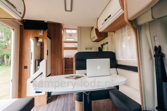                         Kamper Roller Team 284 TL połintegra VI.2019, przebieg 6 500 km - zdjęcie 13
                        