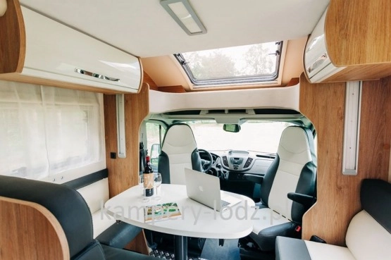                         Kamper Roller Team 284 TL połintegra VI.2019, przebieg 6 500 km - zdjęcie 16
                        