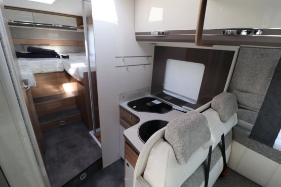                         Camper Dethleffs Trend T7057 EB Zimowy 2020 - zdjęcie 13
                        