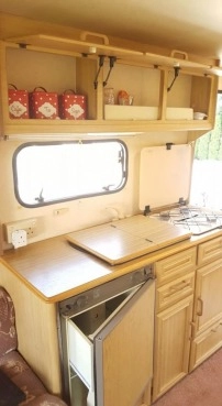                         Przyczepa Kempingowa 5-osobowa, przedsionek. STAN IDEALNY! - zdjęcie 8
                        