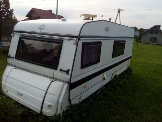                         Przyczepa kempingowa HOBBY 520 z nowym dachem - zdjęcie 11
                        