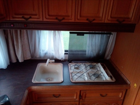                         Przyczepa kempingowa HOBBY 520 z nowym dachem - zdjęcie 4
                        