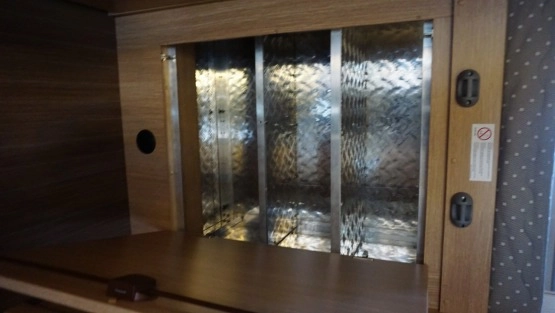                         SunLight A70, Doposażony, SOG, Alarm, Klima, Markiza, Podpory - zdjęcie 18
                        