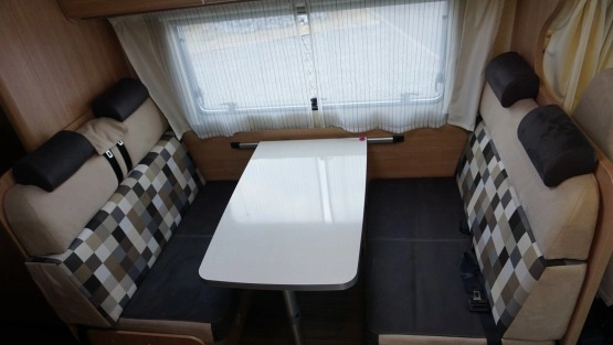                         SunLight A70, Doposażony, SOG, Alarm, Klima, Markiza, Podpory - zdjęcie 4
                        