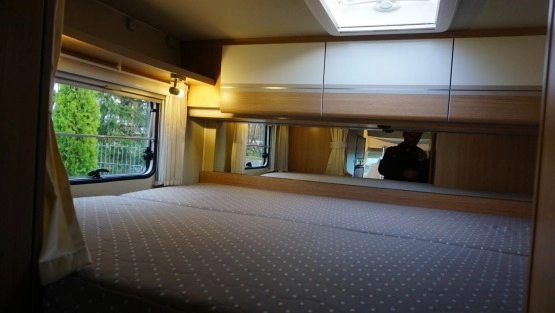                         SunLight A70, Doposażony, SOG, Alarm, Klima, Markiza, Podpory - zdjęcie 7
                        