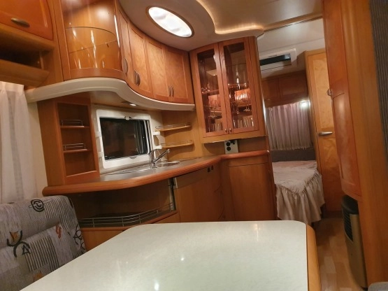                         Hobby Prestige 495UFE - zdjęcie 10
                        