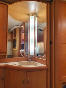                         Hobby Prestige 495UFE - zdjęcie 3
                        