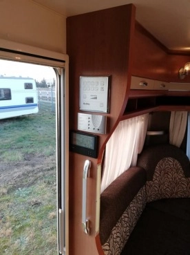                         Hobby 495 Ufe z 2011 - zdjęcie 10
                        