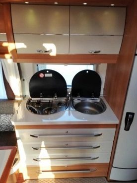                         Hobby 495 Ufe z 2011 - zdjęcie 17
                        