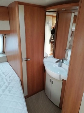                         Hobby 495 Ufe z 2011 - zdjęcie 4
                        