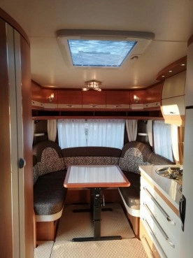                         Hobby 495 Ufe z 2011 - zdjęcie 9
                        