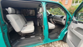                         VW T5 a'la kamper bus - zdjęcie 13
                        