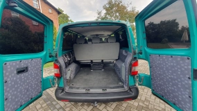                         VW T5 a'la kamper bus - zdjęcie 9
                        