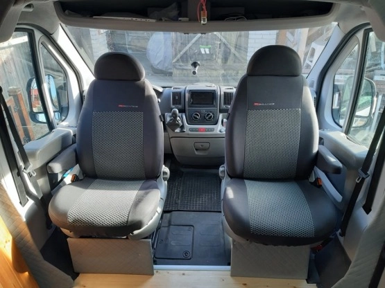                         Citroen Jumper Kamper do przewozu motocykli, duży garaż, prysznic, wc - zdjęcie 2
                        