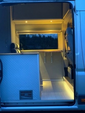                         Citroen Jumper Kamper do przewozu motocykli, duży garaż, prysznic, wc - zdjęcie 33
                        