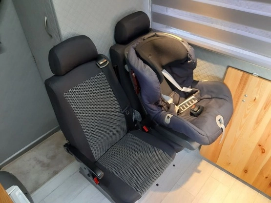                         Citroen Jumper Kamper do przewozu motocykli, duży garaż, prysznic, wc - zdjęcie 8
                        