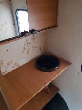                         Przyczepa kempingowa po remoncie - zdjęcie 2
                        